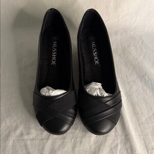 Elegant Black Heels by Musshoe